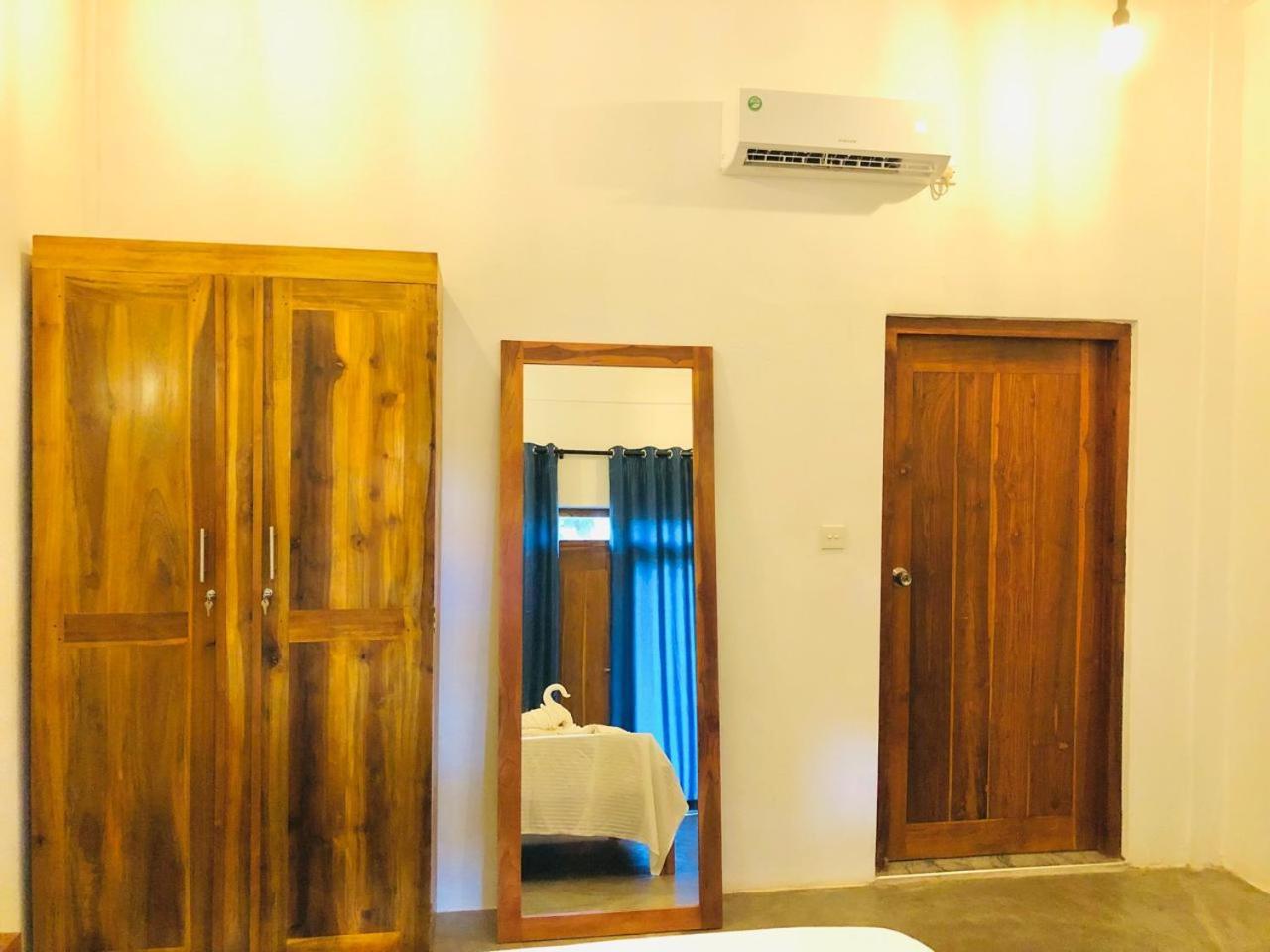 Surf Gangs Arugambay Hotell Arugam Bay Exteriör bild